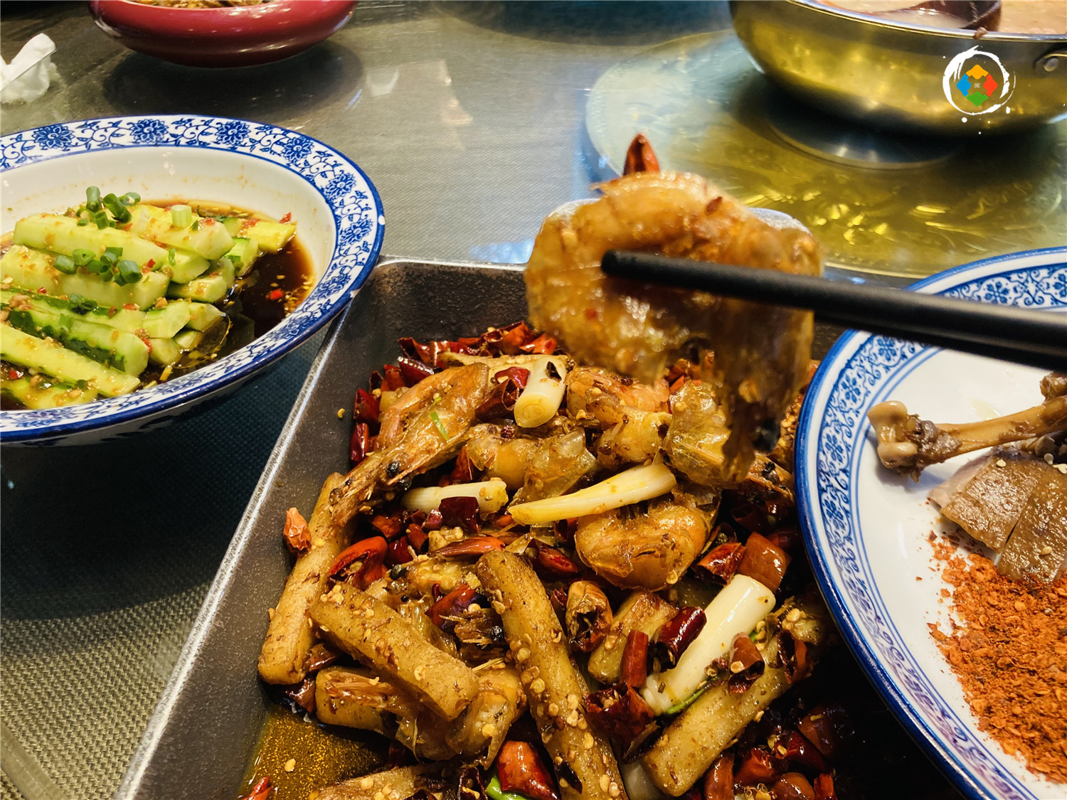 重庆人吃一顿团圆饭有多少道菜？20才刚刚起步，每一道都有特色