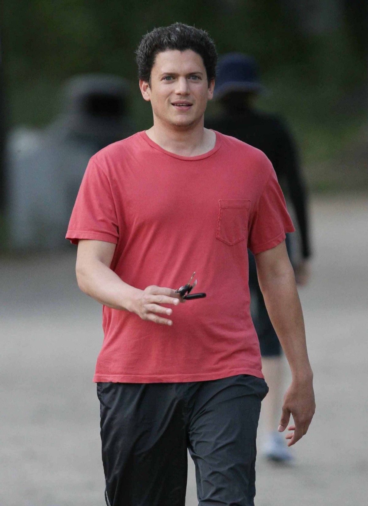 越狱男主米勒患孤独症,精神小伙变成沧桑大叔 - 邻友圈