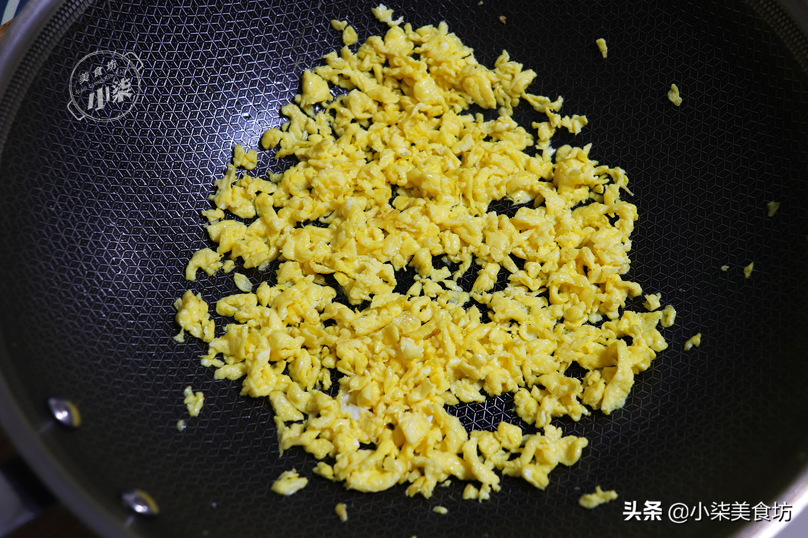 春天，韭菜餡餅新包法，不破皮不露餡，個個皮薄餡大，簡單實用