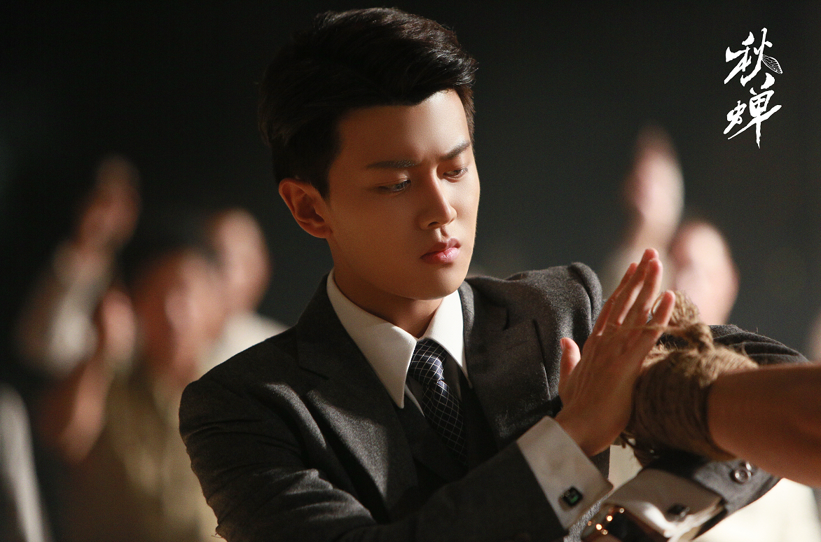 任嘉伦《秋蝉》出镜少，沦为捧新人的工具？配