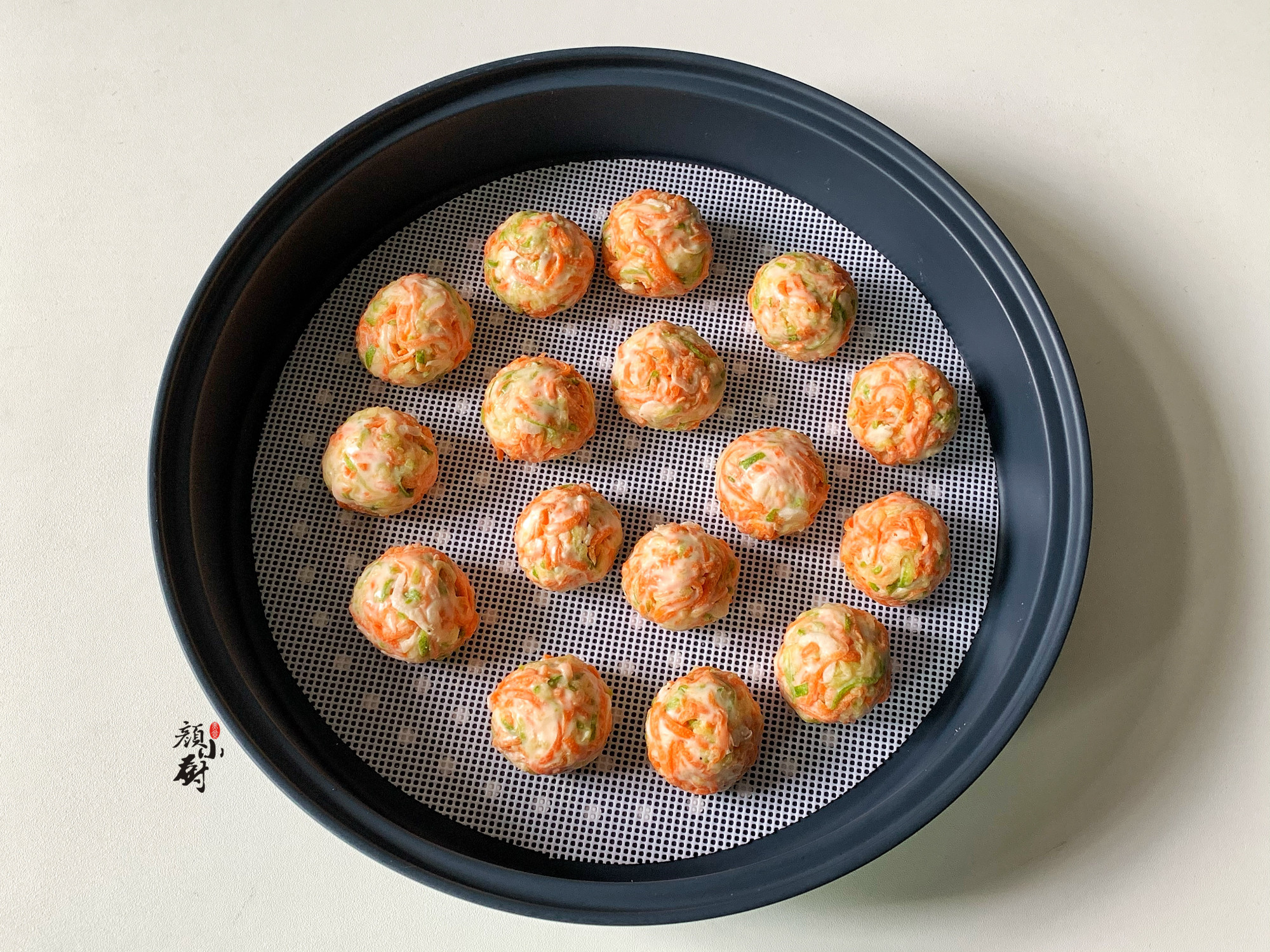 這食材最近吃得多，3元做一盤，搓成小丸子蒸一鍋，蘸料吃真香