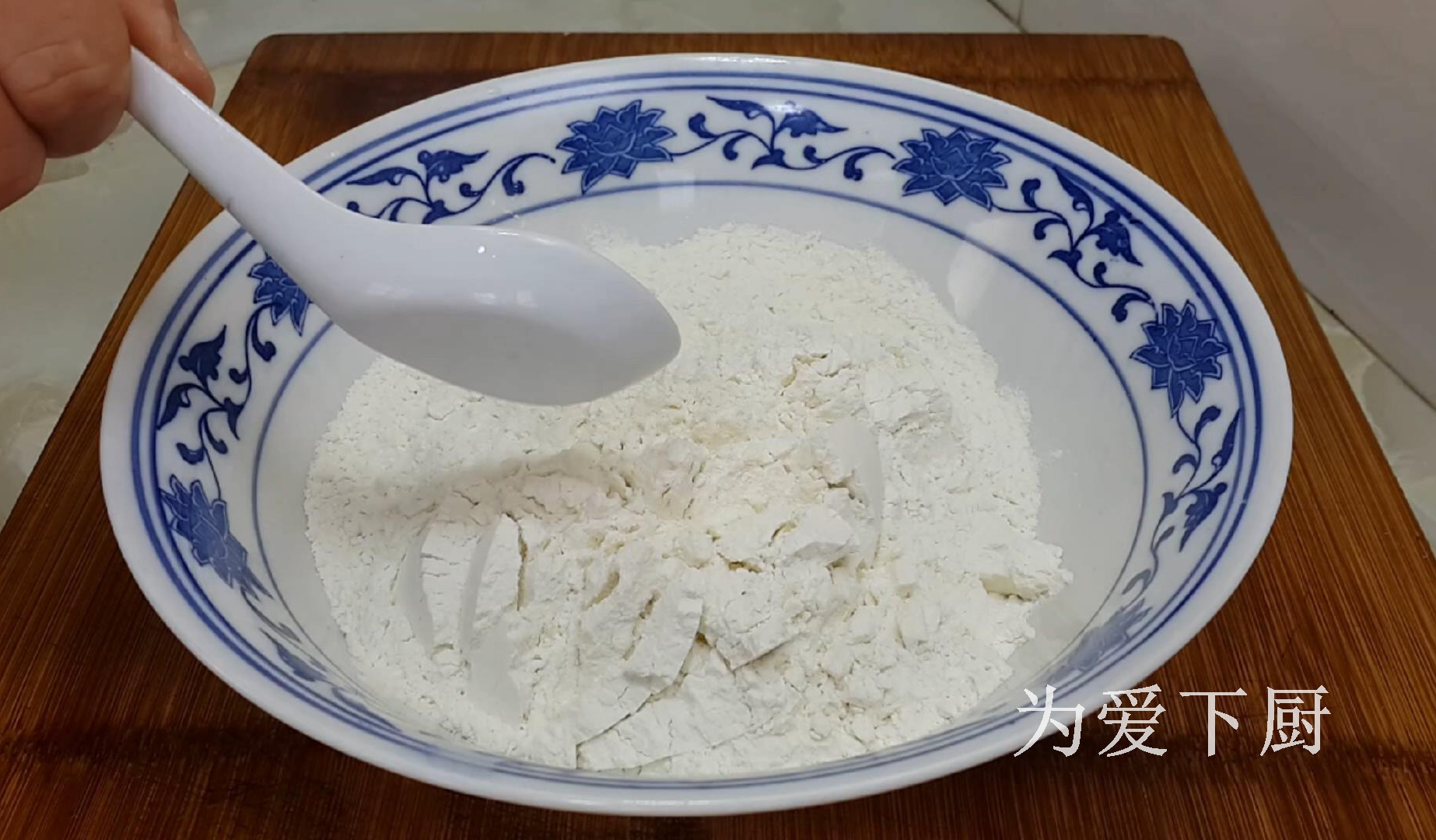 冬天白菜別燉著吃了，鍋裡烙一烙，比包子餃子還香，真的非常好吃