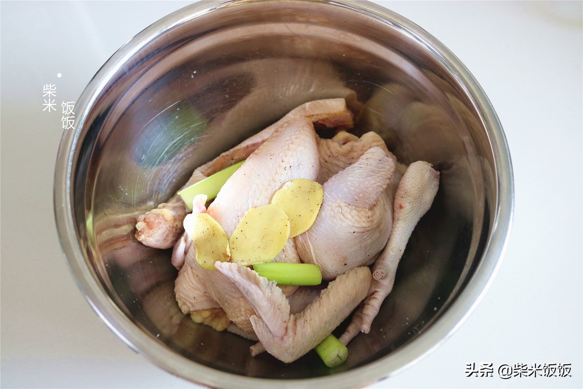 想吃烤鸡别买了，自己在家做，方法很简单，又香又嫩比买的好吃