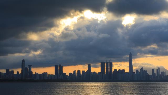 In Shenzhen this place looks sunrise, the United States must resemble a picture