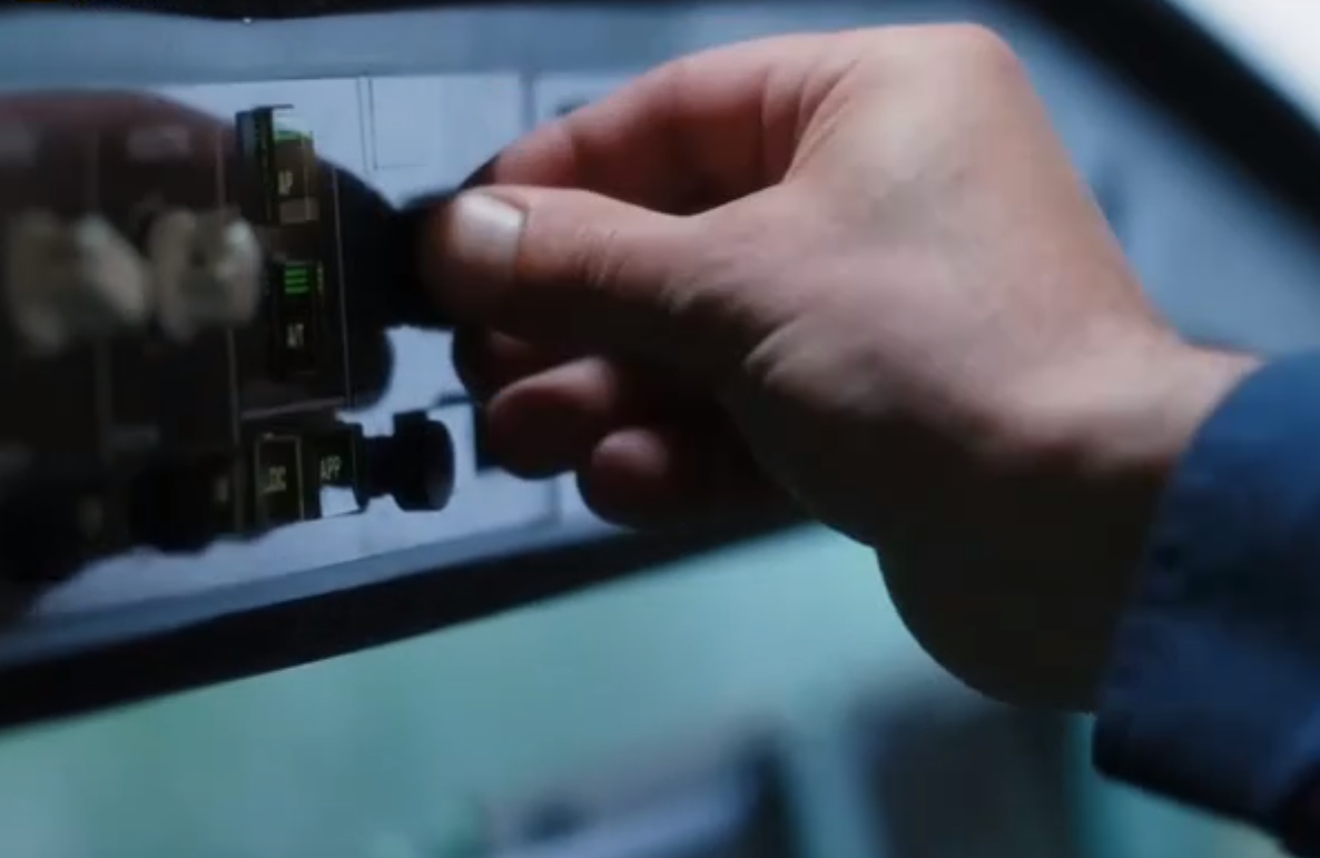 功勋飞试飞员的致命错误：造成45人遇难的荒唐空难