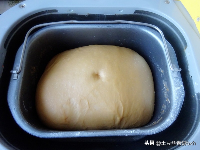 冬天做面包用红糖，这方子太好，面包暄松柔软，放几天都不硬