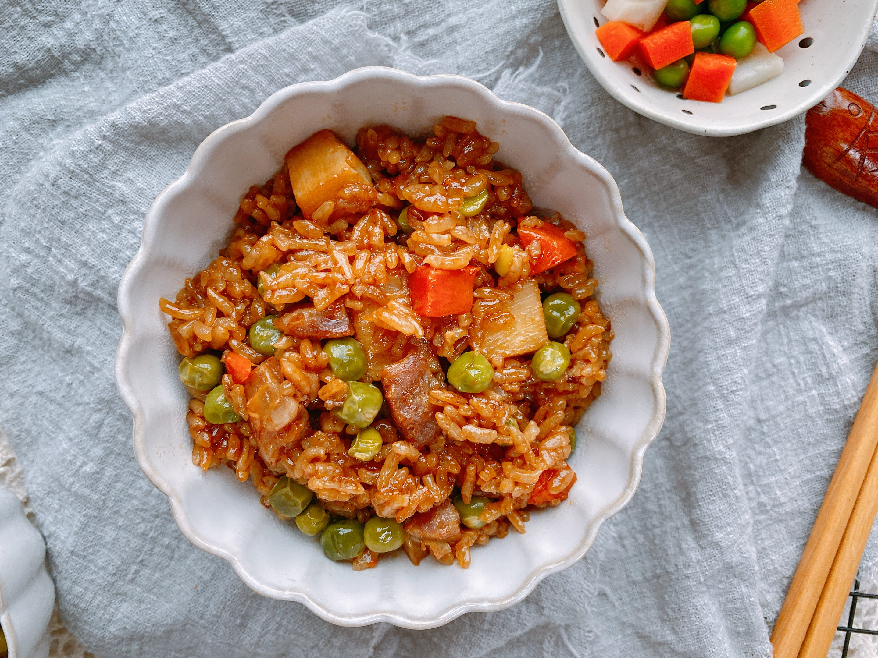 清明節限定美食，用2種春季特有食材燜一鍋飯，這才是春天的味道