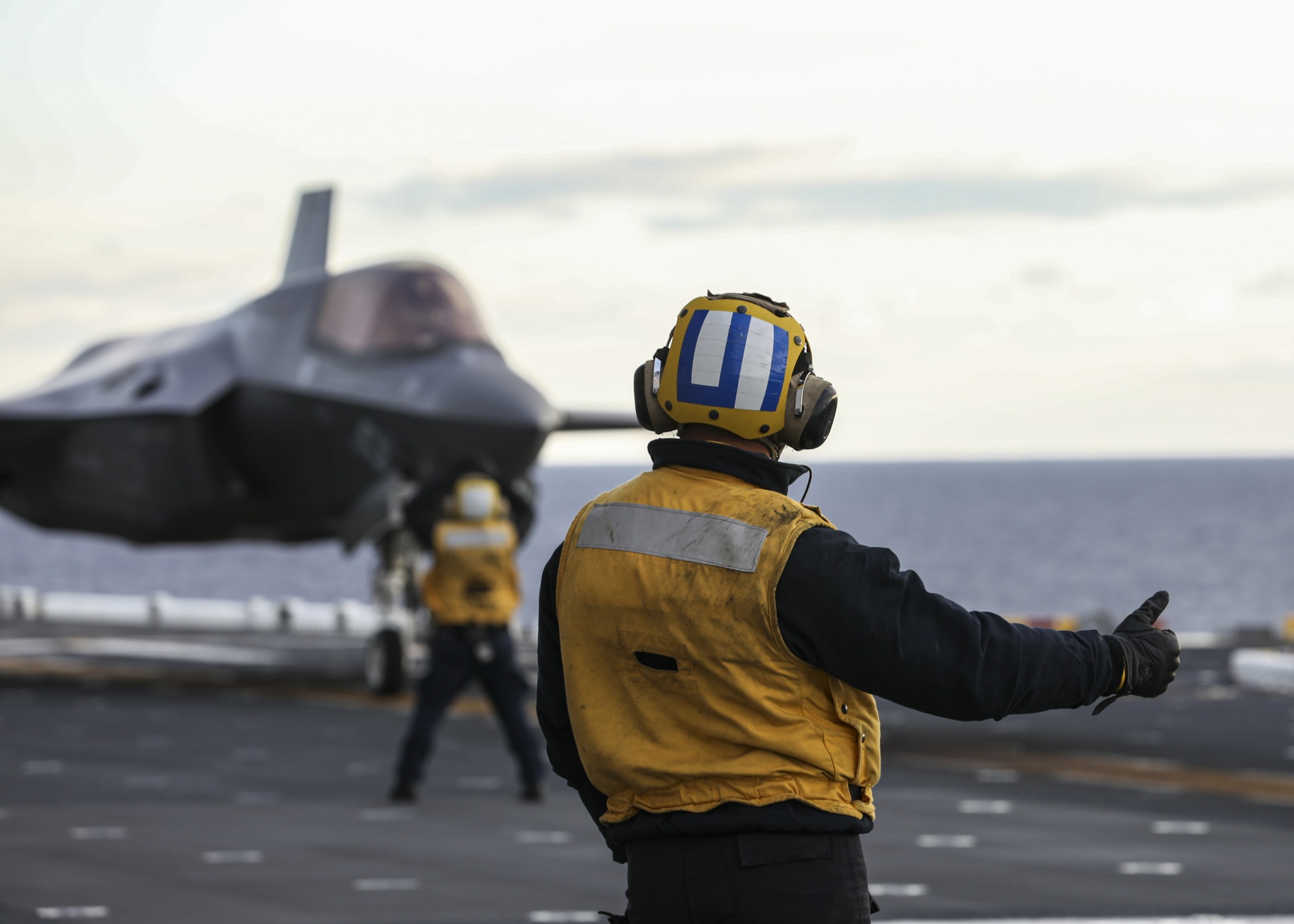 中美交锋！F35现身南海，美军挑衅得寸进尺，中国已划出红线