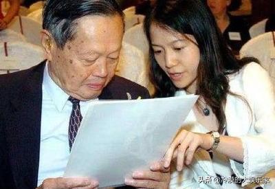 28岁翁帆爱上82岁杨振宁，结婚11年后，翁帆终于