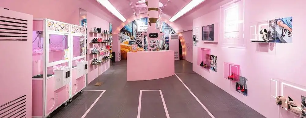 达芙妮宣布关闭中高档品牌线下门店 一代鞋王也不行了？