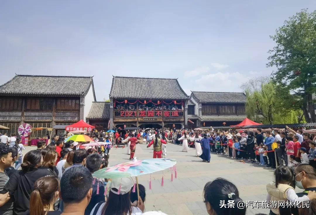“五一”乐翻天，龙园景区游人如织，秩序井然