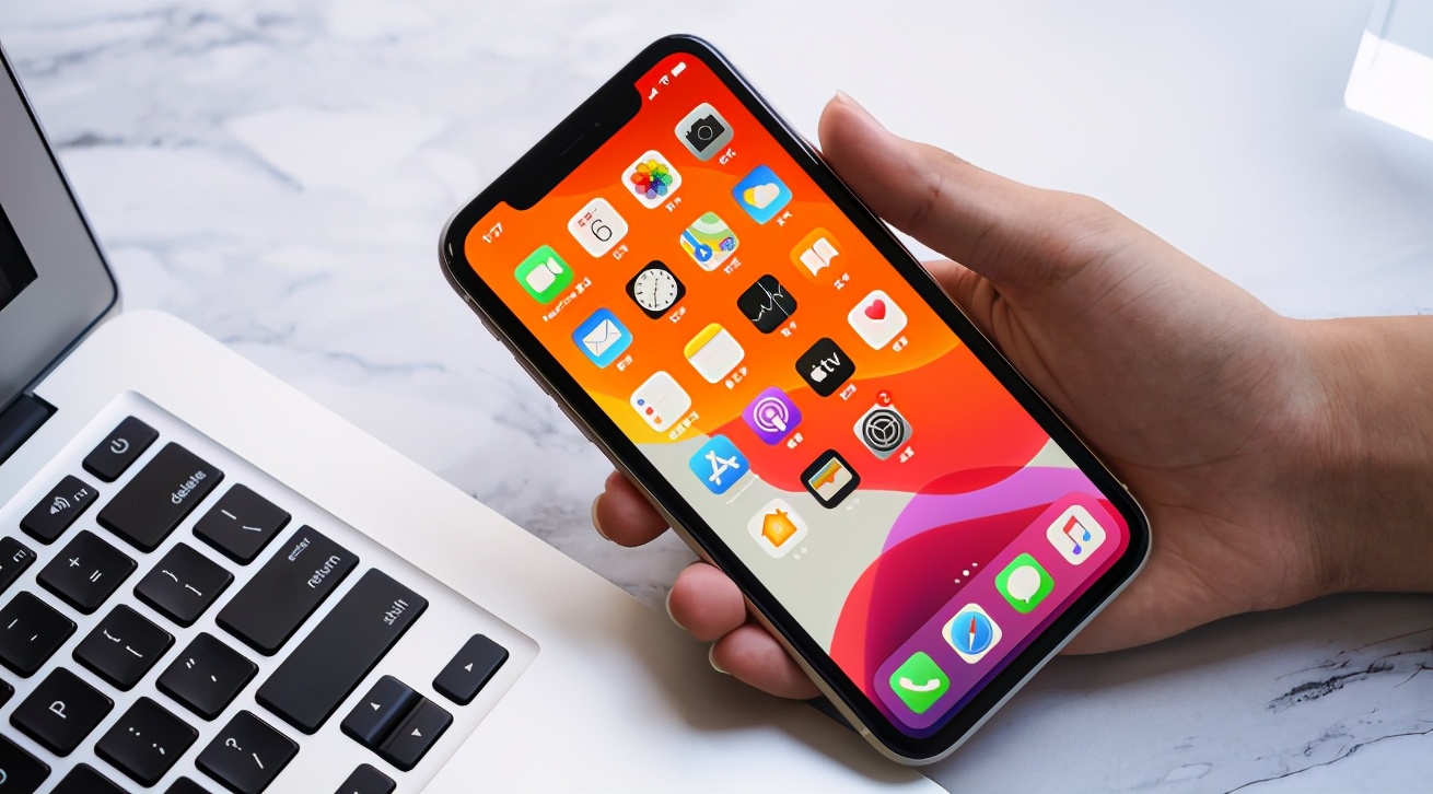 苹果亮剑，iPhone11大降1100元，网友：库克妥协了