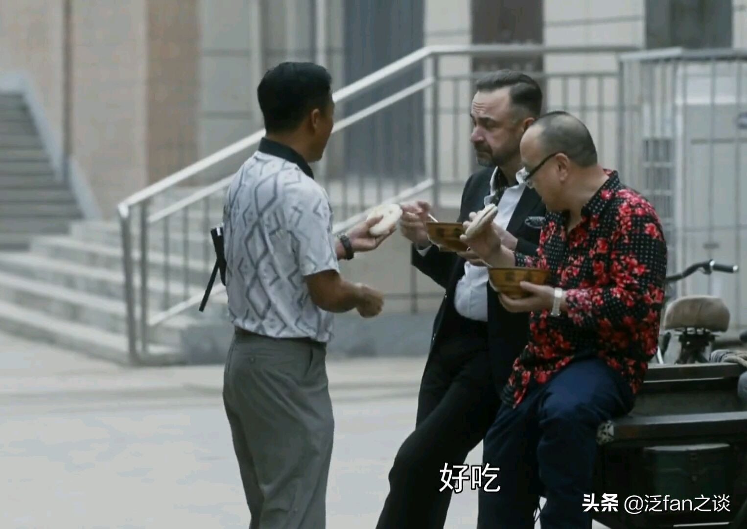 没有流量明星，全靠一群“老腊肉”的《装台》，凭啥招人待见？
