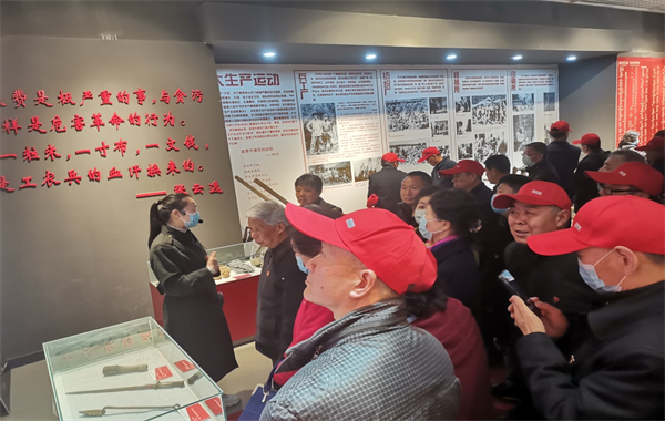 �廳�������� ���к�ɫ����