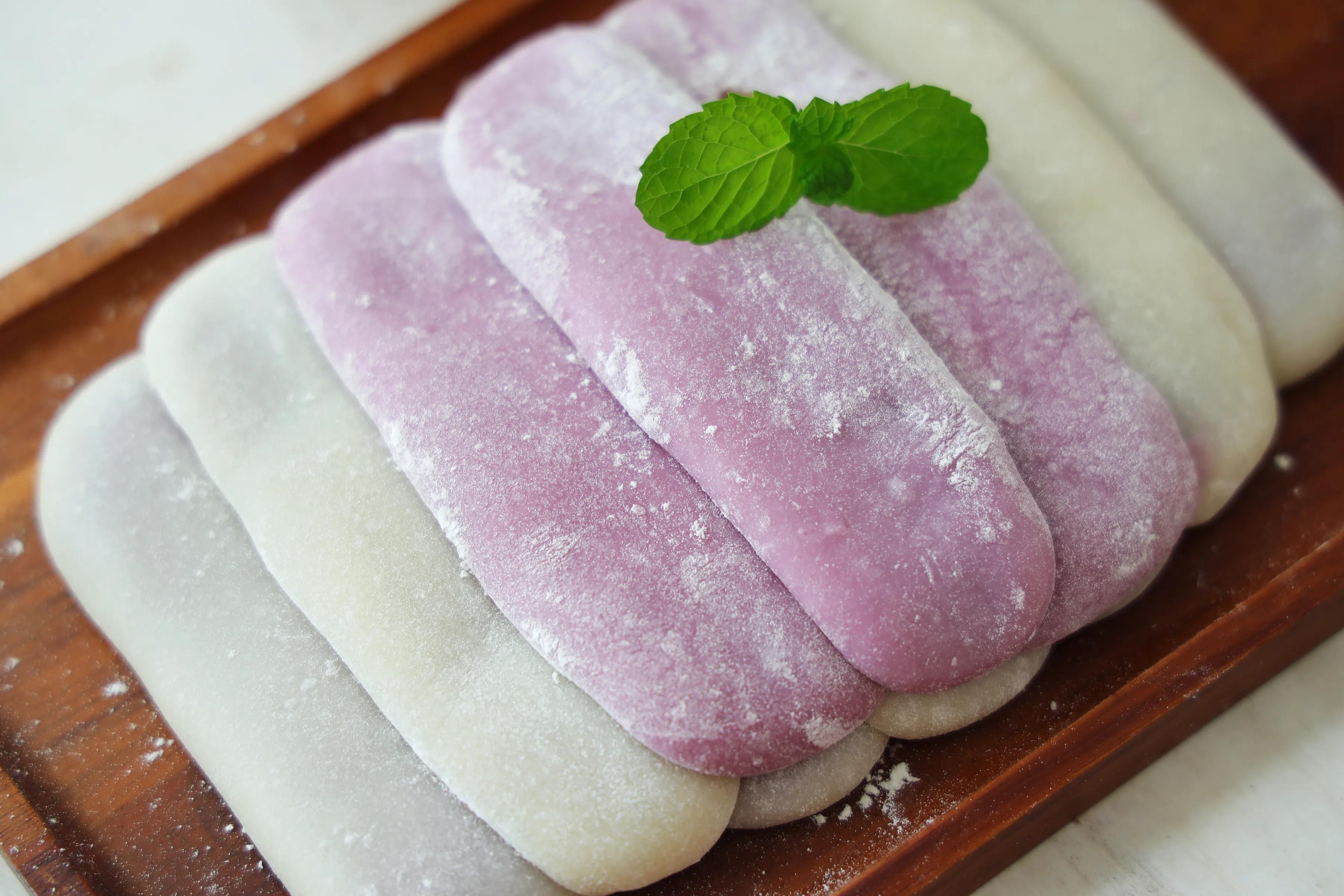 糯唧唧的芋泥凉糕，软糯香甜，咬一口还爆浆，太适合夏天了