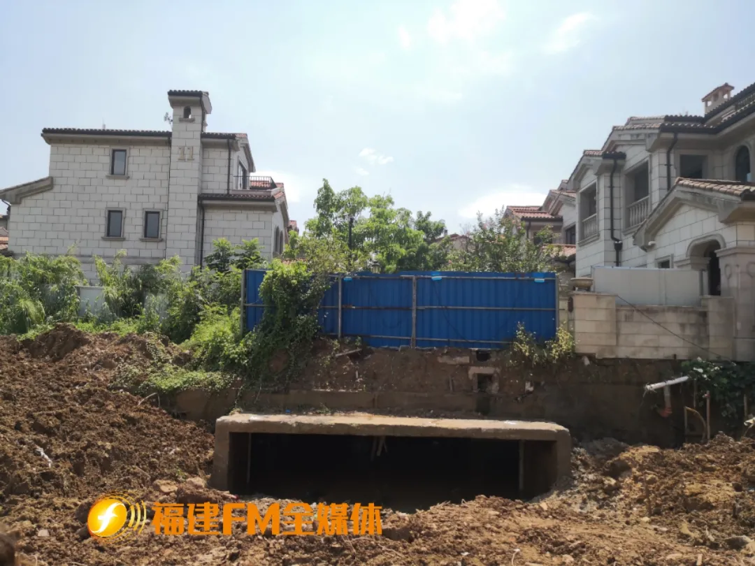 楼顶渗水!车库变成“水库”!福州一小区被曝光!业主损失惨重