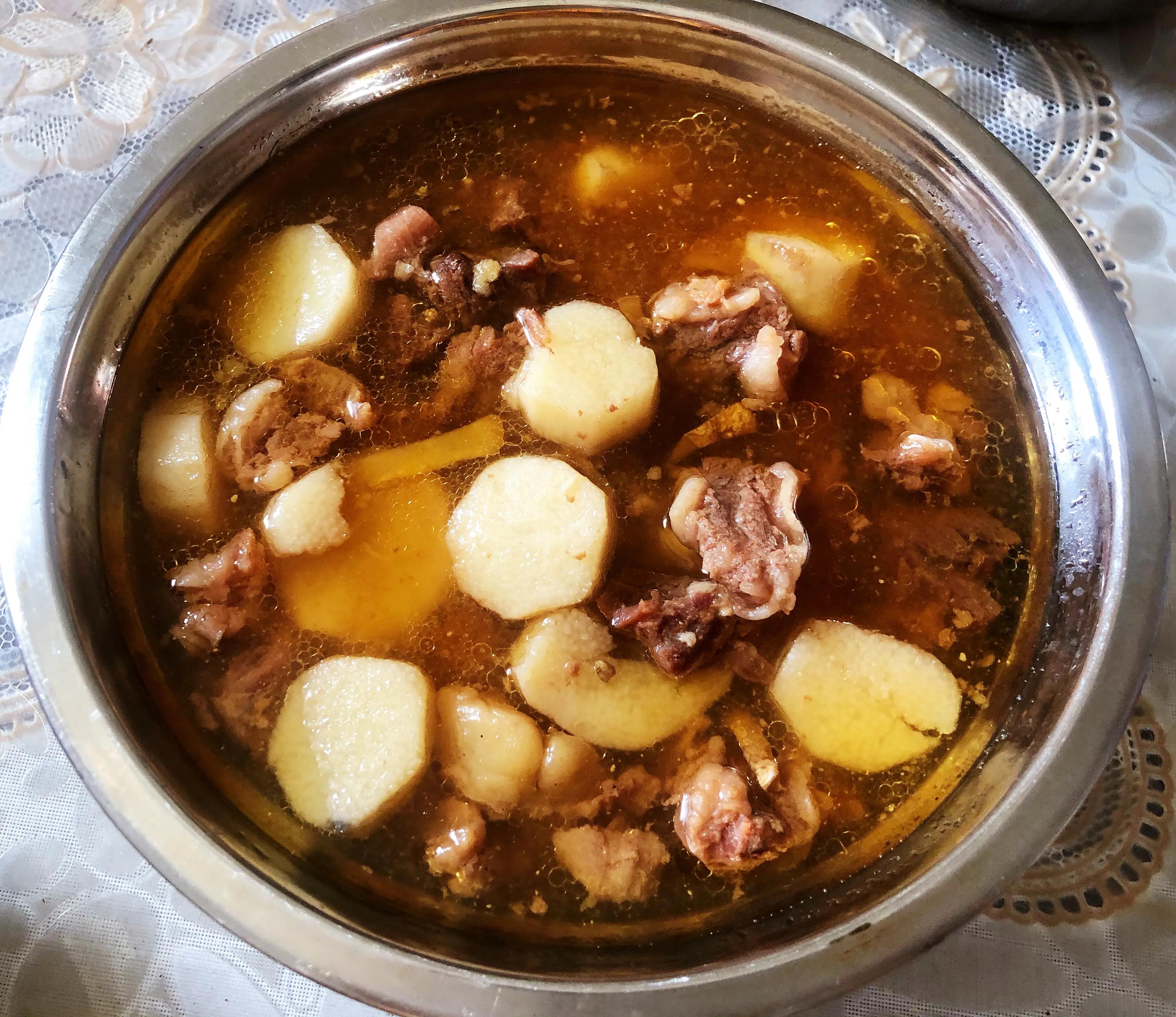 Stewed beef brisket with yam iNEWS