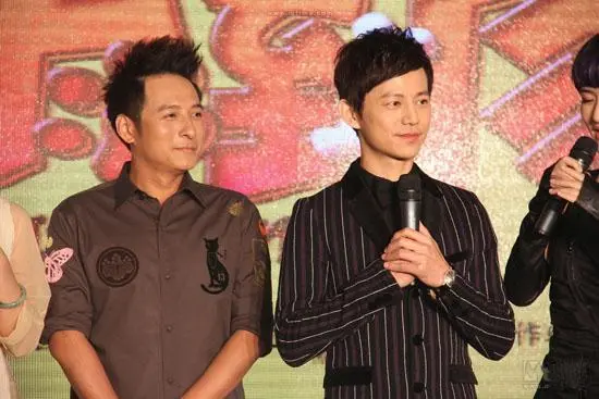 李维嘉风波后首现身,发文回应代言争议:早已解约,积极协调处理