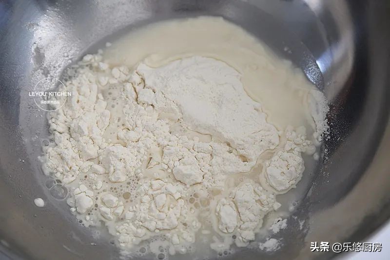 立春吃春捲，我有妙招，用一把刷子，幾秒做一張春捲皮，簡單省事