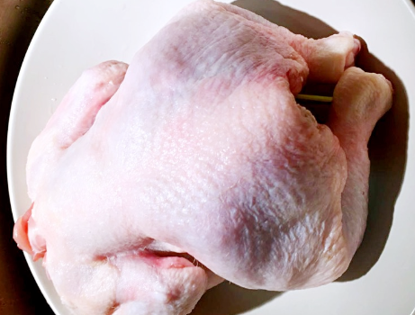 图片[2]-粤式白切鸡的正宗做法步骤图 鸡肉嫩滑还弹牙-起舞食谱网