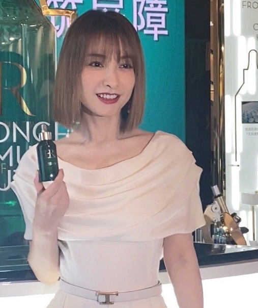 38岁吴昕瘦出新高度，生图曝光暴露真实状态，被