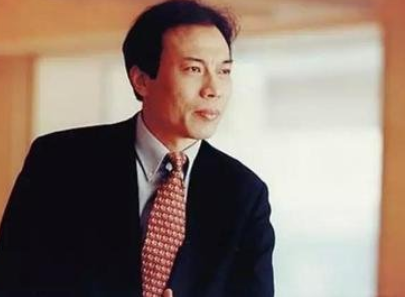 隐退的“打工皇帝”，接连捧出三个首富，最贵