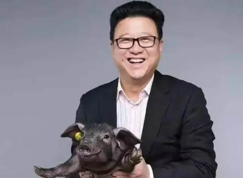 房企大佬万科都要被迫养猪！最怕时代抛弃，你