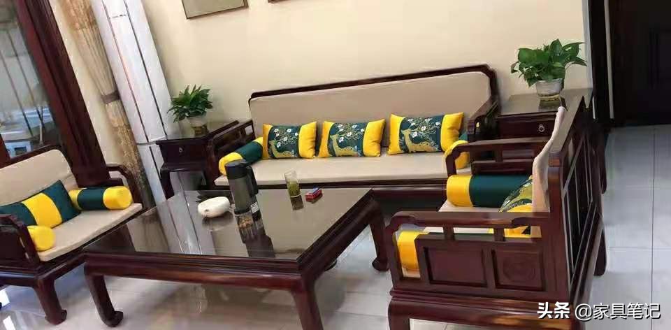 红木茶几上放玻璃仅仅是为了方便清洁吗？