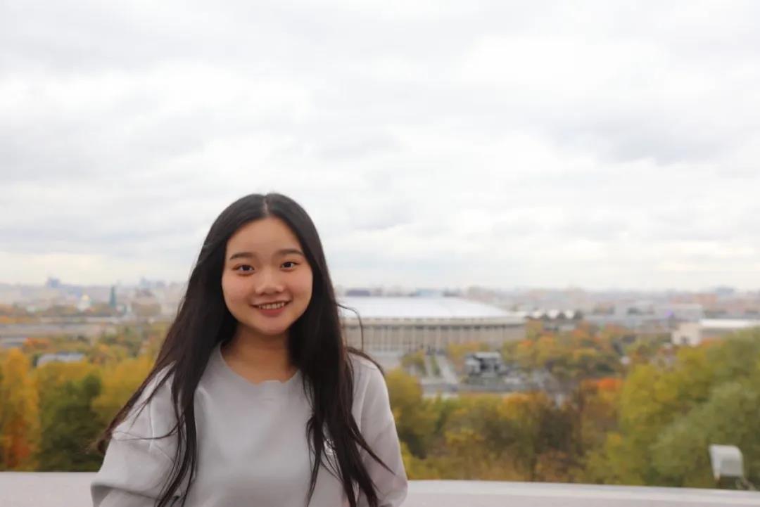 上海女学霸：精通多国语言，曾赴美国、德国留学，大二就被外交部录用！