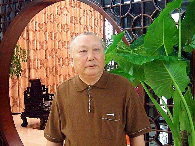 他也叫“天池”，却比明代的徐渭更加狂