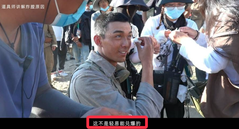 太心疼！吴磊拍戏炸伤脸，脸上全是伤口，他却坚持拍完才就医