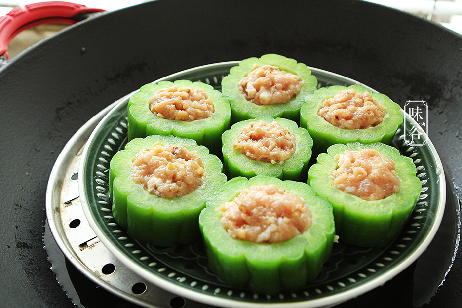 小滿後天氣熱，多給家人做這個吃，蒸一蒸澆上料汁，好吃還解暑