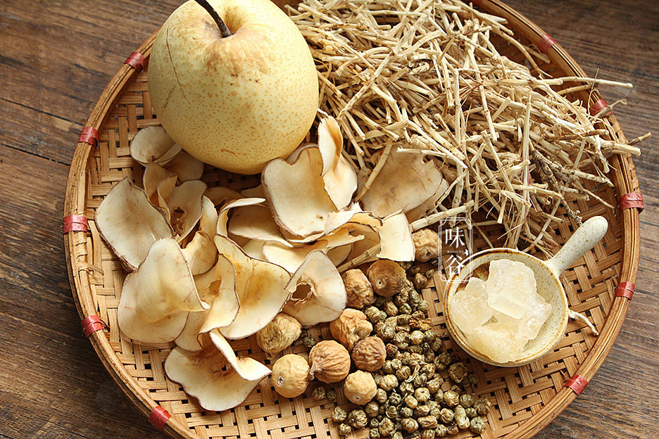 天热，就爱吃这甜品，煮一煮，冻一冻，嫩滑可口，清热去火真好喝