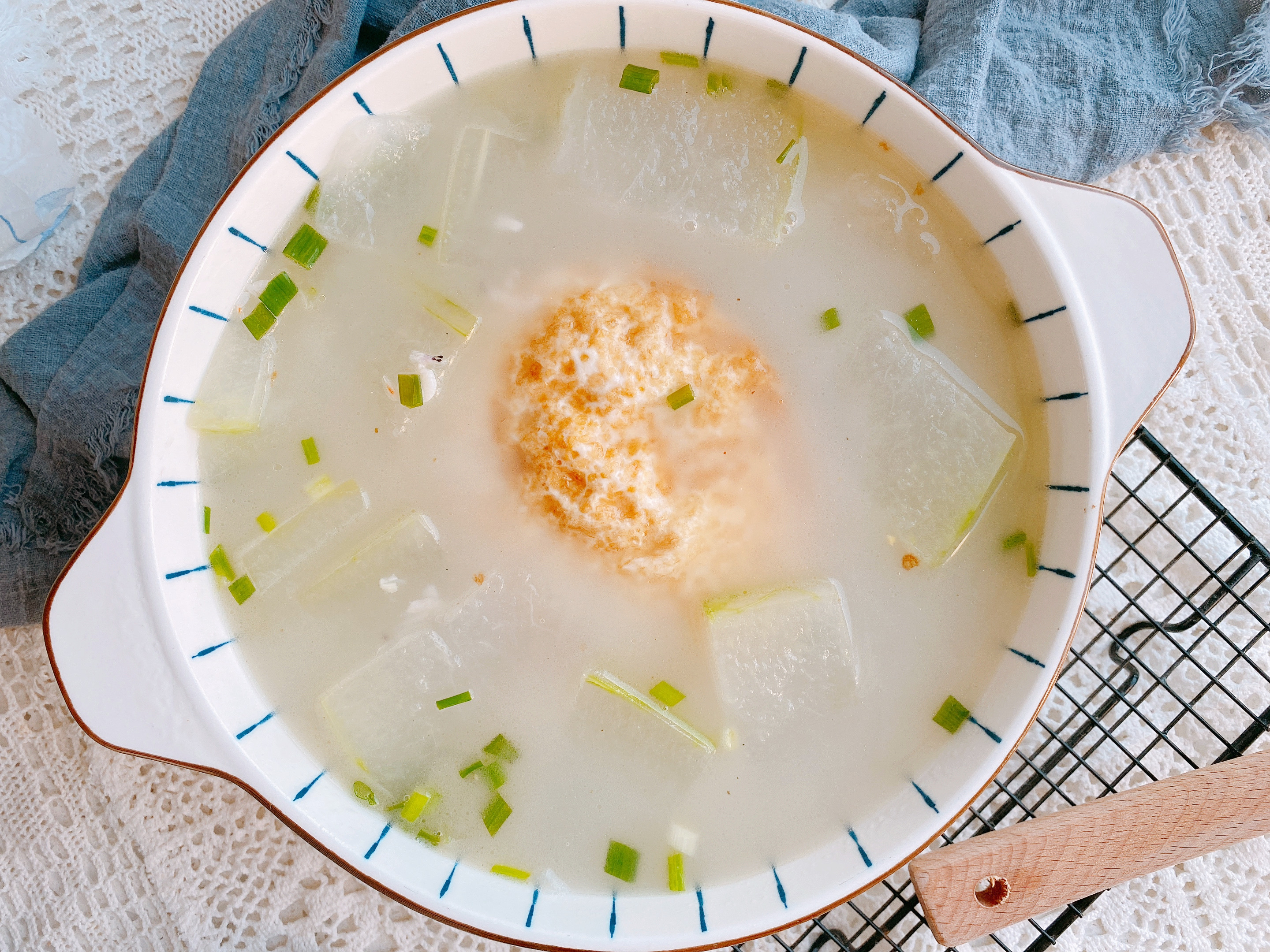 冬瓜汤最好喝的家常做法，能清热降火，补充水分，不放味精也鲜美
