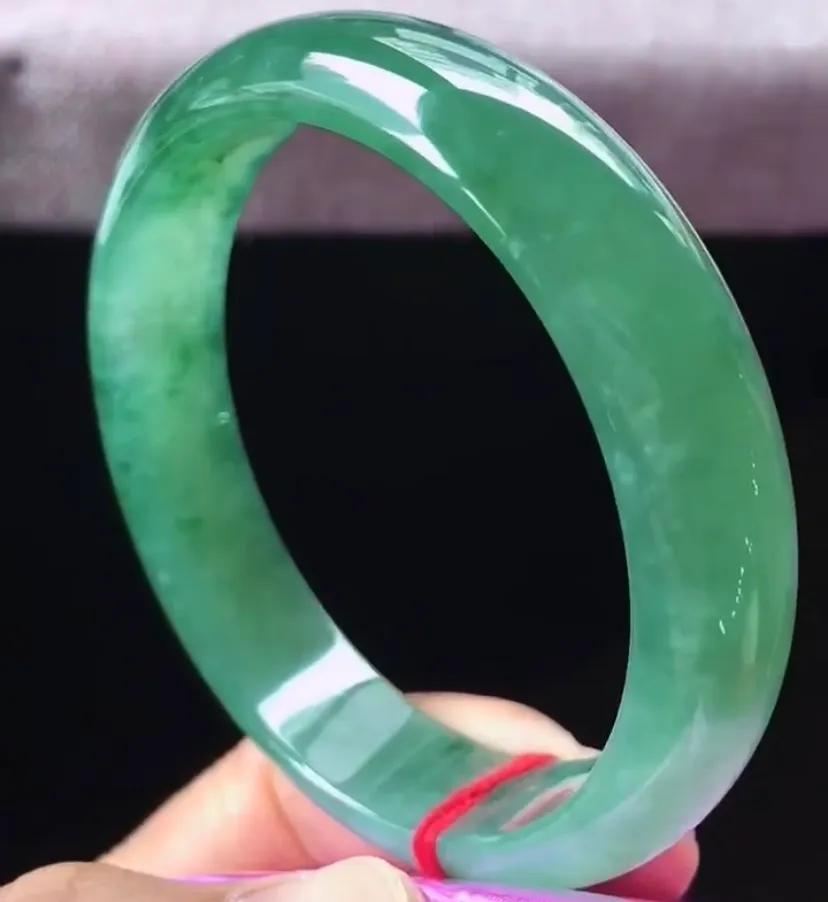 Why are jade bracelets so expensive? iNEWS