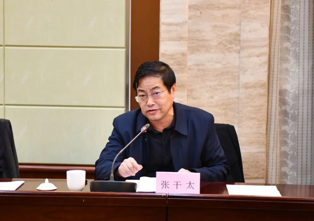 市人民政府就《政府工作报告》征求市人大常委会及部分人大代表意见雷绍业到会听取意见