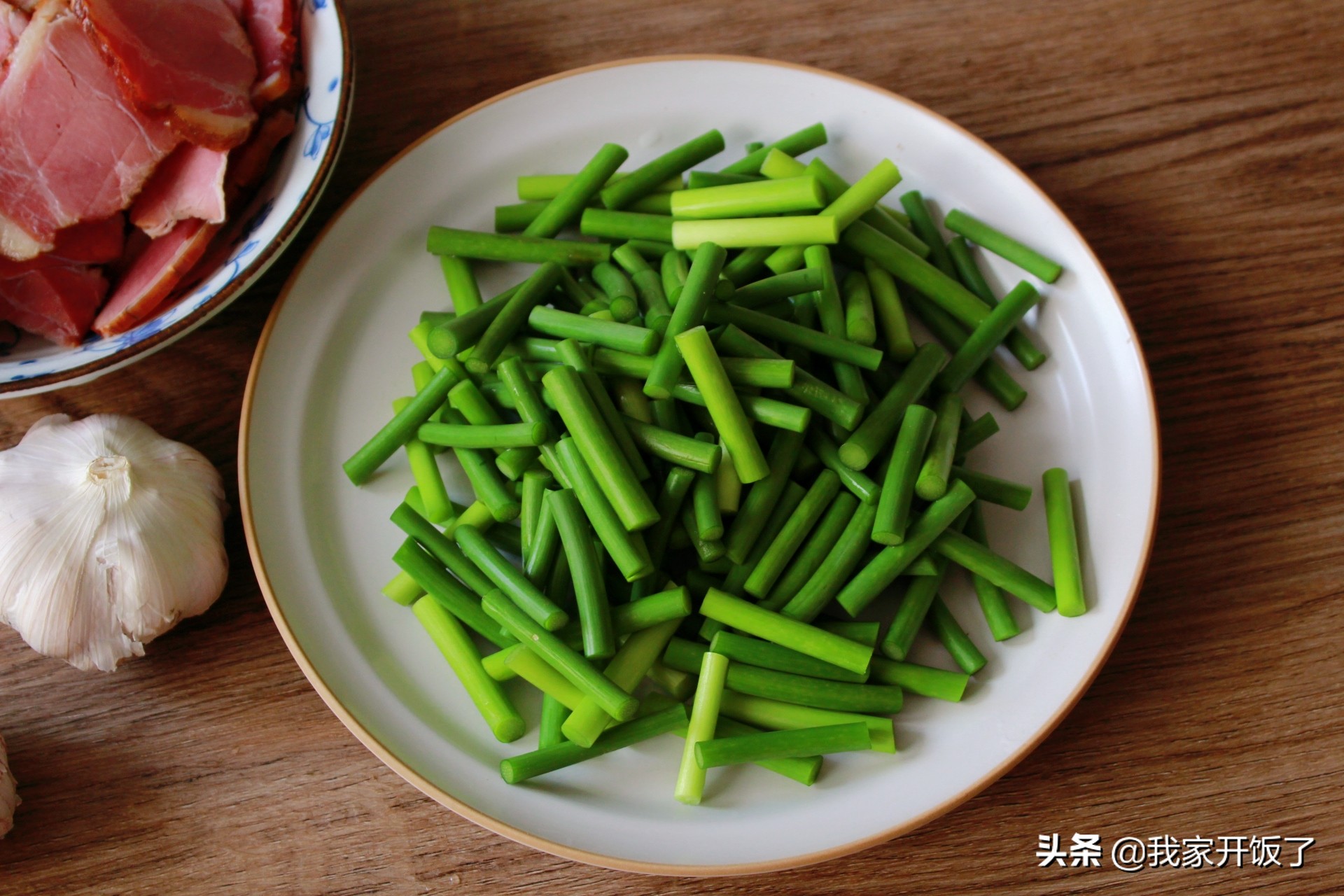 《中餐厅4》张亮做的这道菜，下锅随便一炒真叫香，米饭连扒了3碗