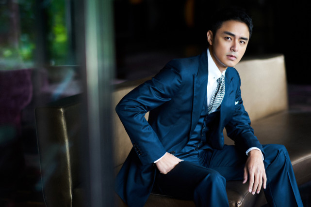 明道餐厅被偶遇，与老婆坐一起超恩爱，1岁儿子正脸曝光眉眼像他