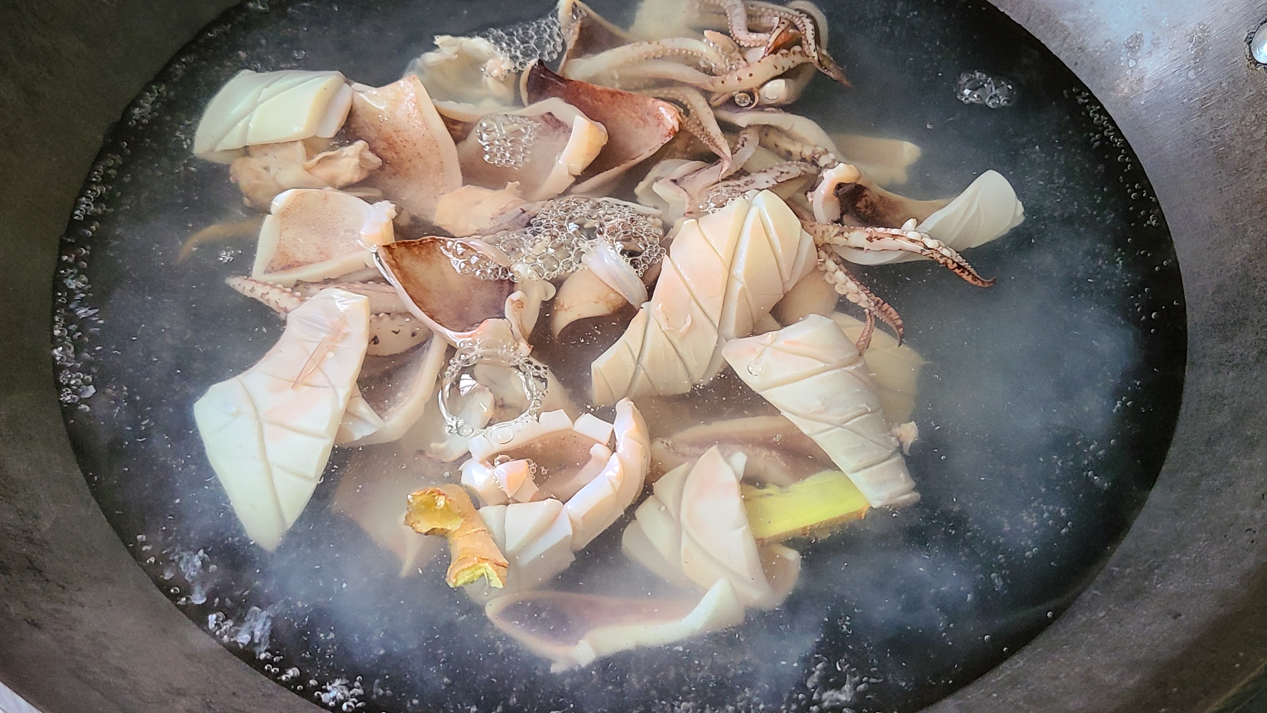 魷魚的家常做法，味道鮮美又好吃，出鍋香噴噴的看著就饞