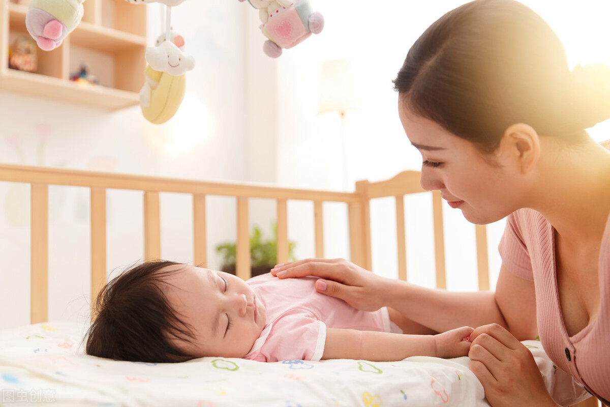 Is it really good for a baby to sleep in socks?What are the benefits of