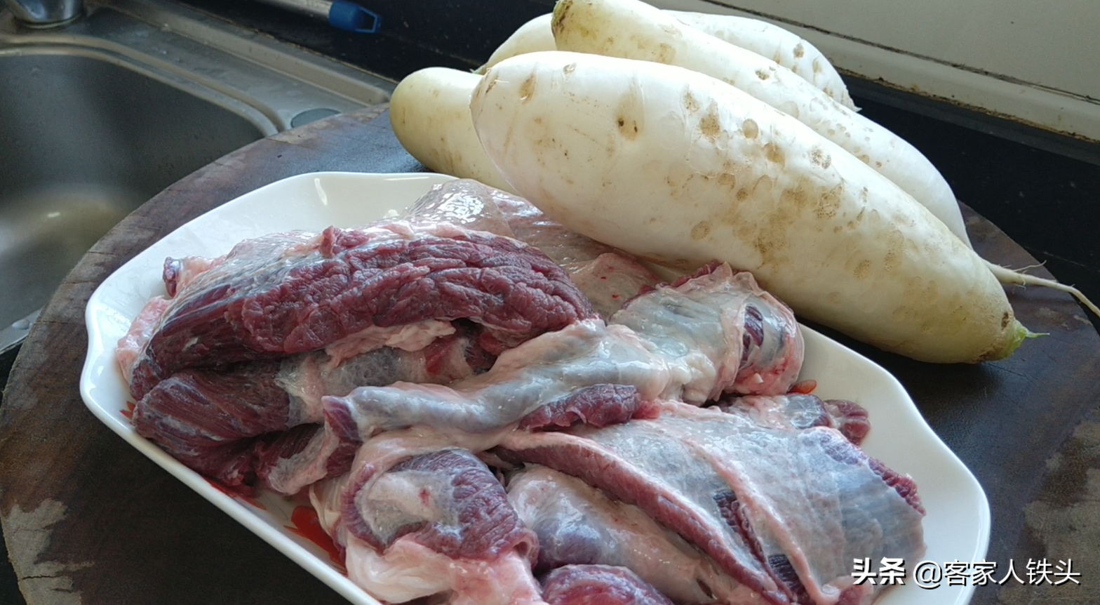 蘿蔔煲好吃有訣竅，加2斤牛腩燉一鍋，4個蘿蔔不夠吃，鮮香過癮