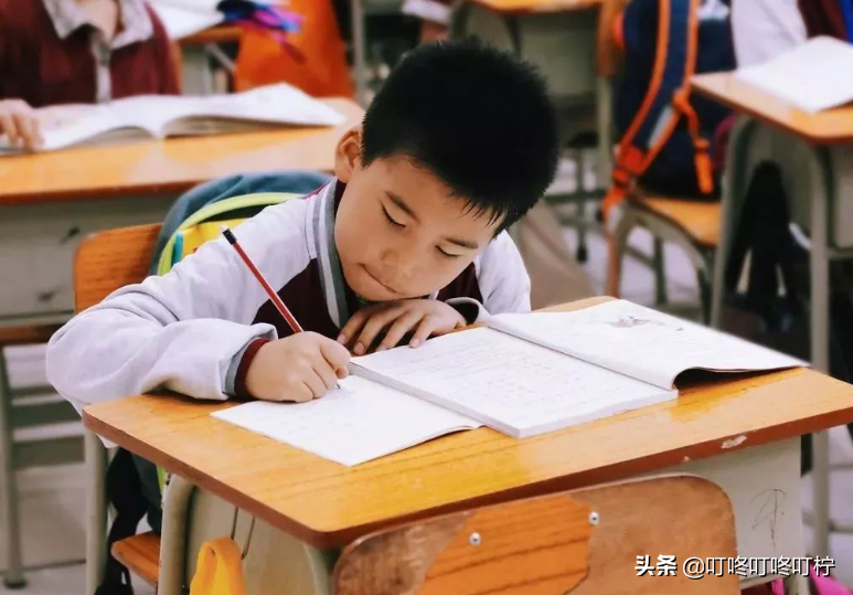中小学“课后服务”9月实施，家长对此质疑声不断：孩子晚饭咋办