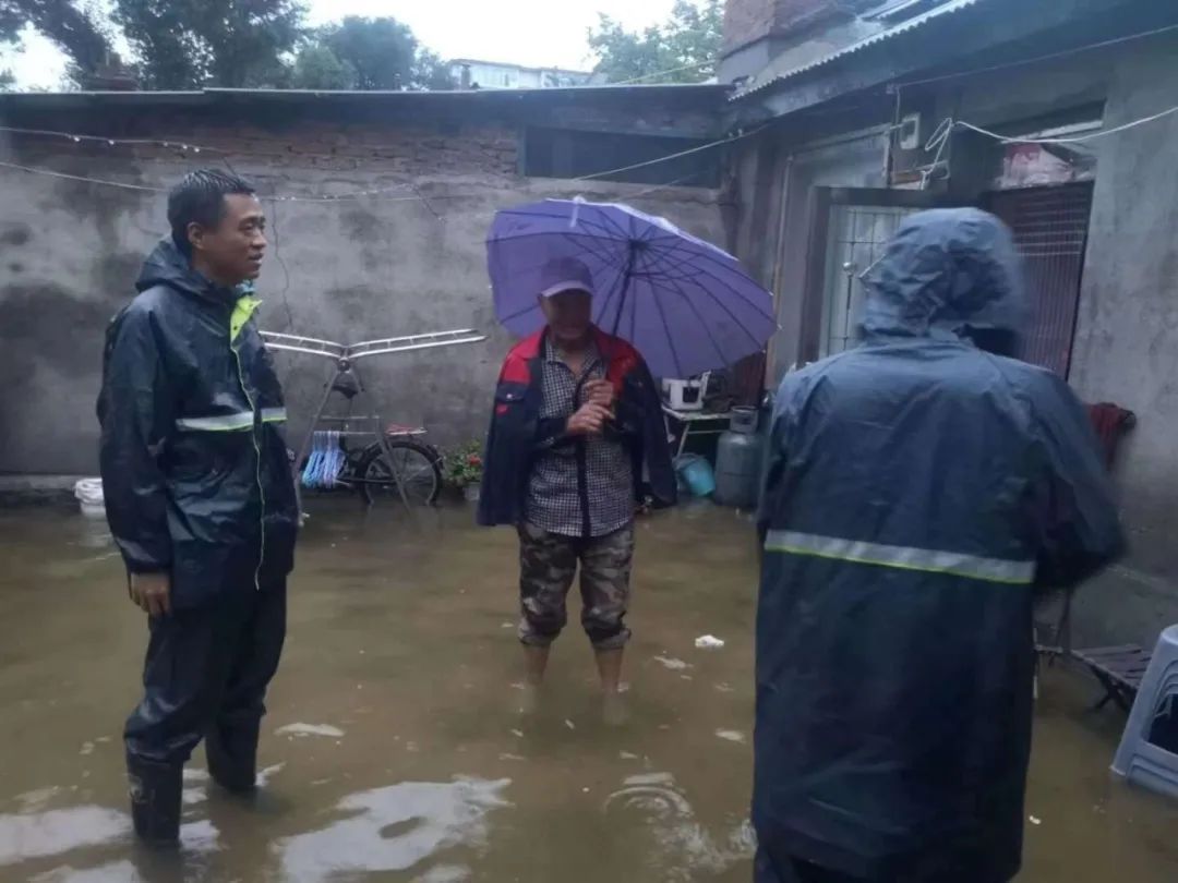 重庆|闻“汛”而动，梅河公安风雨中守护这座城！