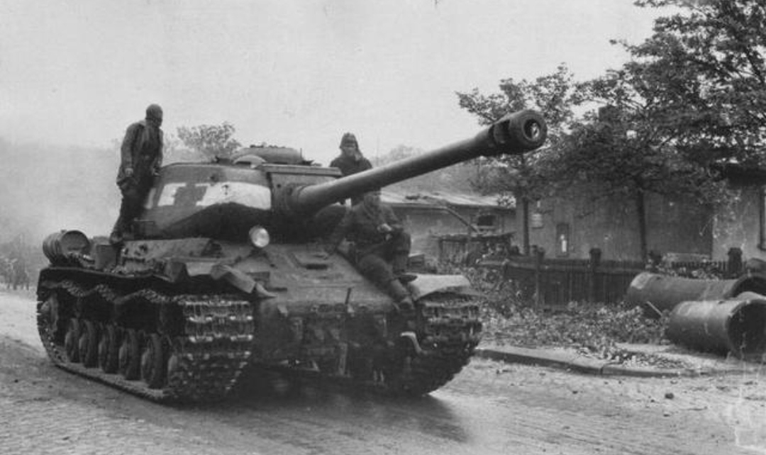 “斯大林”凭啥与“虎”角力——浅析斯大林-