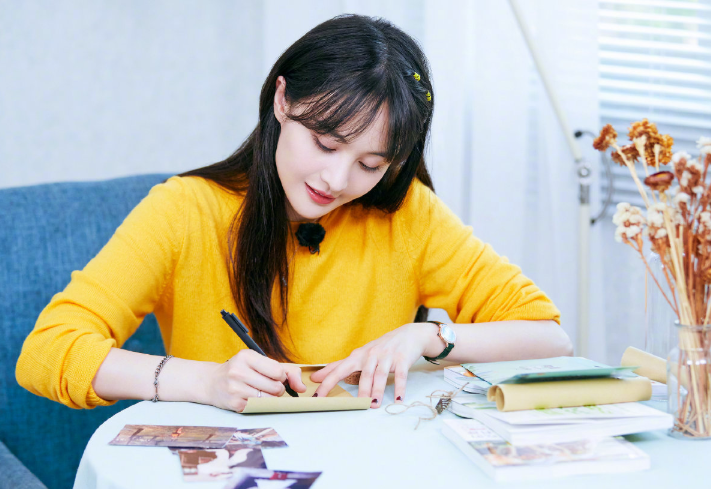 郑爽被经纪人拉黑，最后留下简单“7个字”，不