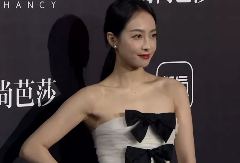芭莎礼服夜：杨颖翻车，倪妮平淡，胜出的是穿国货的赵丽颖张小斐