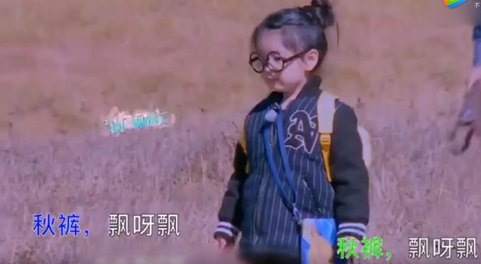 《爸爸去哪儿4》播出四年后，8岁阿拉蕾晒近照，萌娃已变成美少女