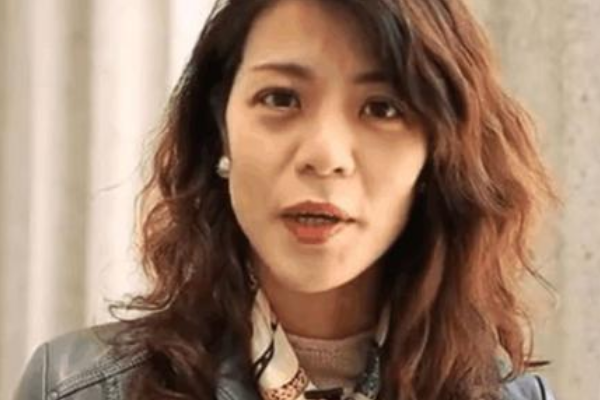 被学生“炮轰”,被老梁讽刺，复旦女神教授陈果