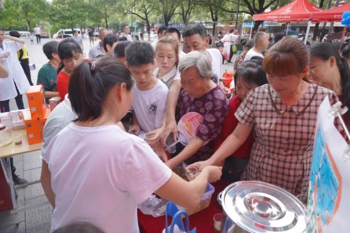 “传国药精粹，承人间温暖”-寻找中医药传承人大型公益活动落地