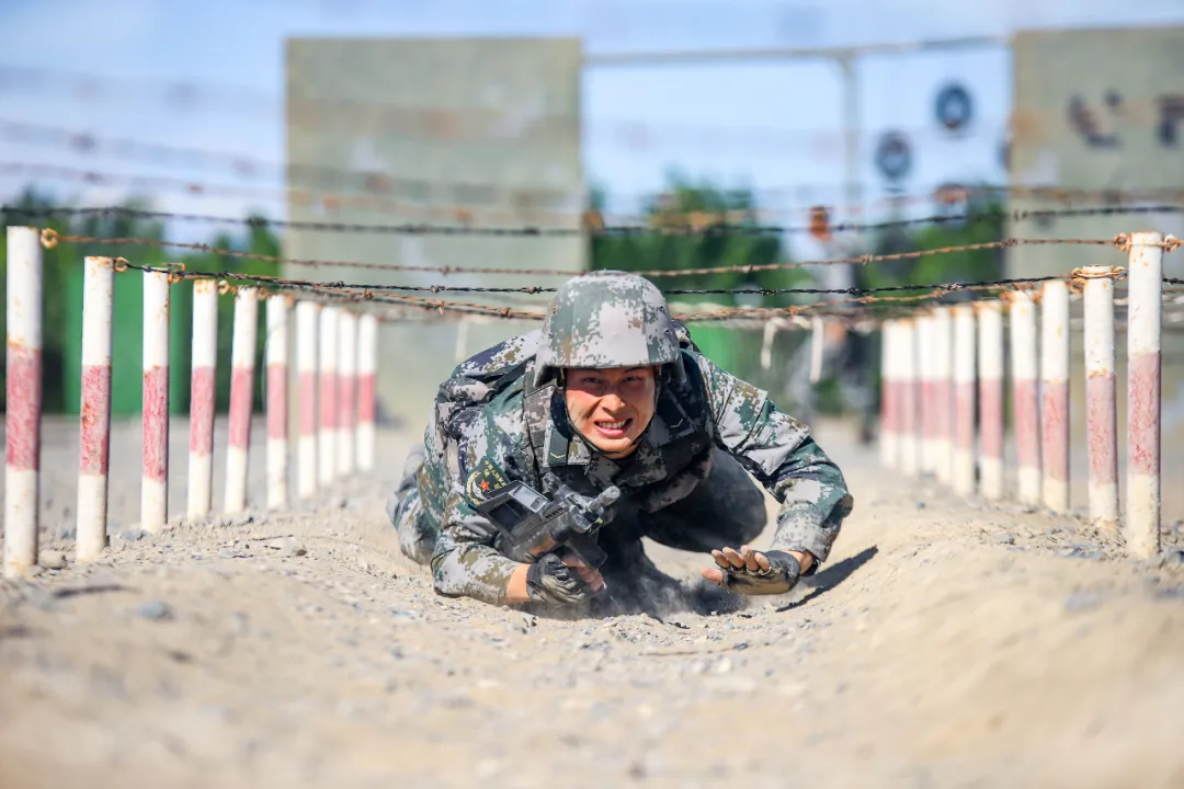 “這身軍裝我還沒穿夠！”下士退伍2年后，再次參軍當(dāng)新兵